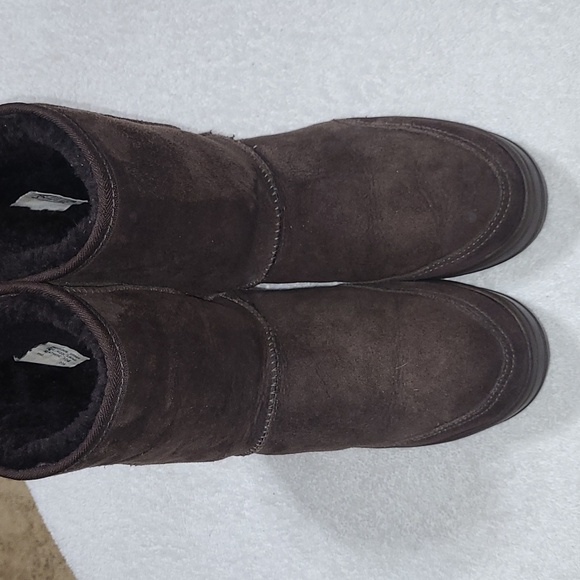 UGG Classic ll Brown Boots Size 8 Women's - Picture 2 of 9